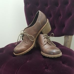 RARE Posy Dr Marten Oxford Heels Brown